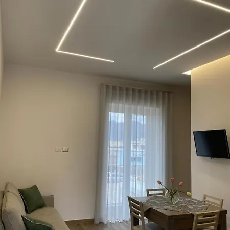 Rose Apartment *